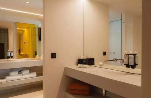 Sao Jorge de Arroios Hotel | Castle Glimpses, Magical Light Show & Pool Bliss—Your Lisbon Retreat Awaits