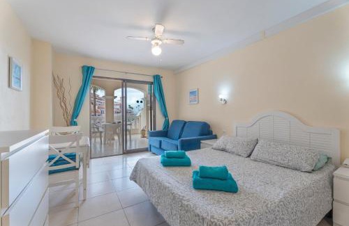 Los Cristianos Apartamento | Castle Harbour