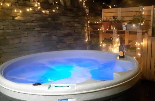 Chipping Campden Casa | Castle Hideaway in the Cotswolds