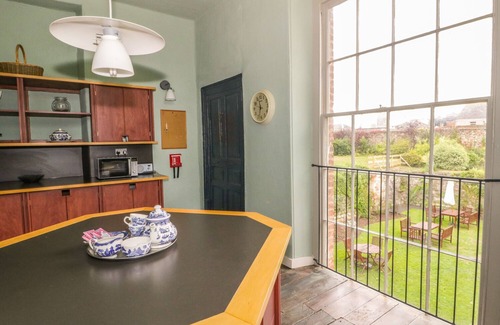 Taunton Cabaña | Castle House