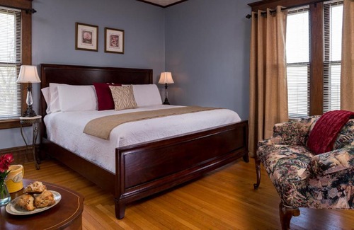 Allegan Cama Y Desayuno | Castle in the Country Bed & Breakfast Inn