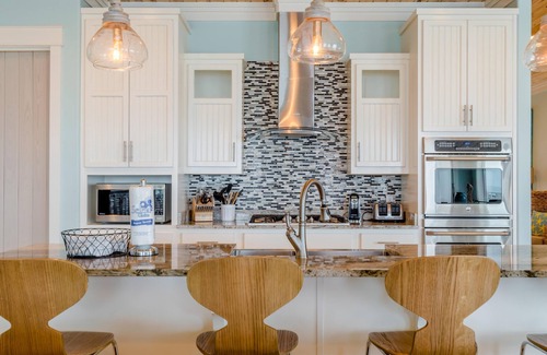 Orange Beach East Casa | "Castle in the Sand East" Orange Beach AL-9 dormitorio, tiene capacidad para 26 piscinas privadas
