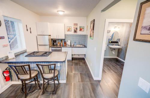 West Yellowstone Cabina | Castle in the Sky Unit Y