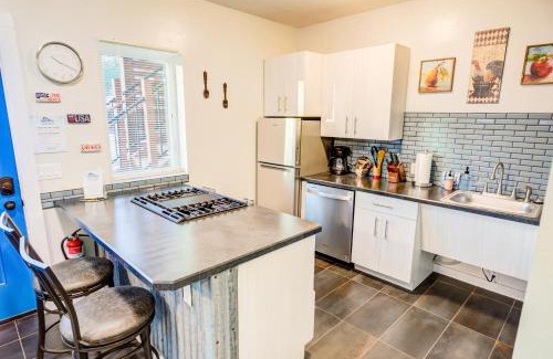 West Yellowstone Cabina | Castle in the Sky Unit Y
