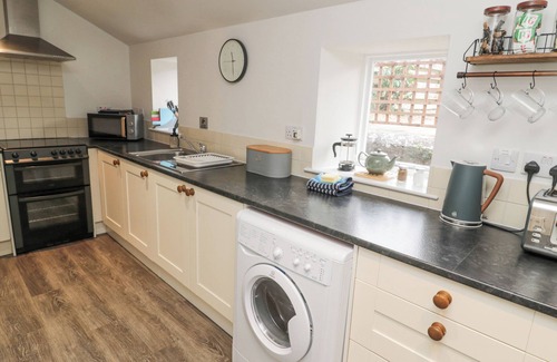 Norham Cabaña | CASTLE KEEP, pet friendly, with open fire in Norham