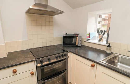 Norham Cabaña | CASTLE KEEP, pet friendly, with open fire in Norham