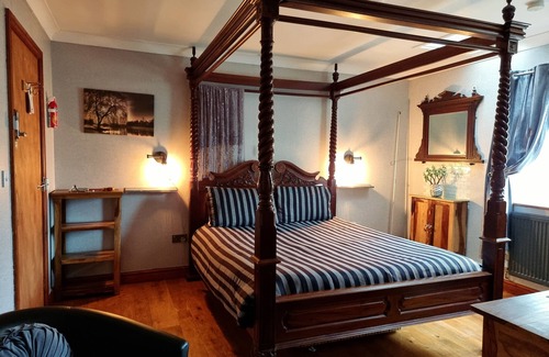 Defynnog Cama Y Desayuno | Castle Lodge B&B