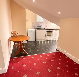 Liverpool Casa | Castle Lodge Guest House 86-88 Sheil Rd L6 3AF