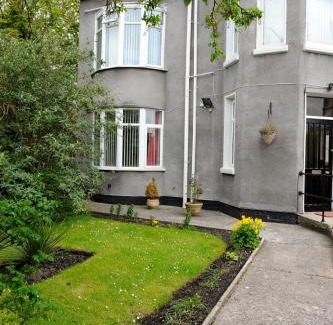 Liverpool Casa | Castle Lodge Guest House 86-88 Sheil Rd L6 3AF