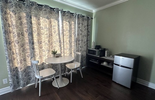 Whittier Casa | Castle on the Hill Double Suites