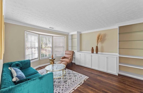 Alpharetta Casa | Castle on Waters Cove Way #41547