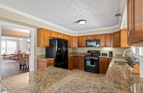 Alpharetta Casa | Castle on Waters Cove Way