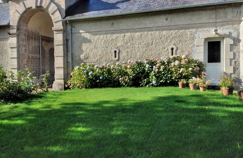 Morlaix Casa | Castle outbuilding sleeps 6