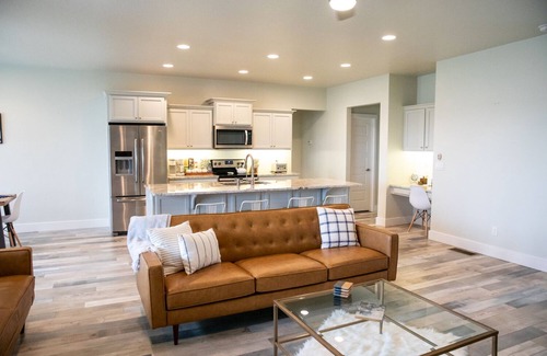 Nampa Casa | Castle Peak home w/HOT TUB, GAME ROOM + COMMUNITY POOL.
