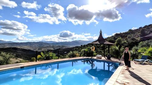 Alozaina Apartamento | Castle Tower apartment PICASSO in rural holiday park