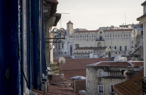 Mouraria Apartamento | Castle View at Lisbon Heart Apartment, By TimeCooler