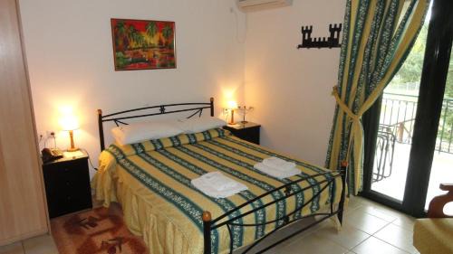Paralio Astros Apartamento | Castle View Studios