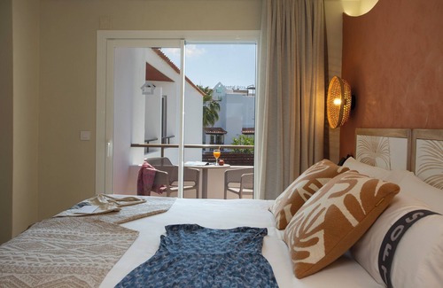 Bahía de San Antonio Hotel | Casual Bahía Ibiza Hotel