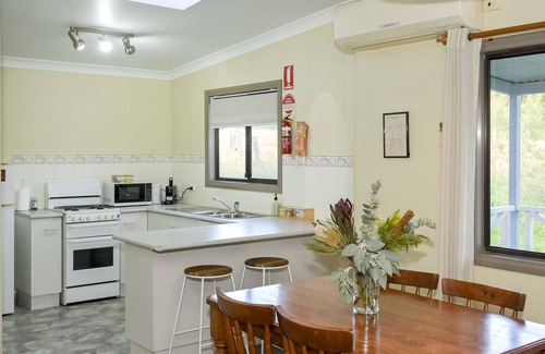 Pokolbin Cabina | Casuarina Cabin 8 - 2 bedroom with 2 x queen beds