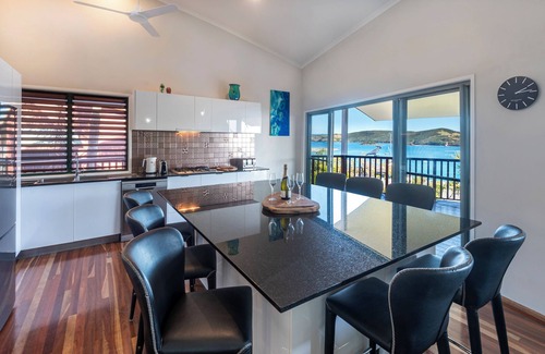 Hamilton Island Casa | Casuarina Cove 16 Ocean View Deluxe Refurbished 3 Bedroom House Near Marina With Golf Buggy