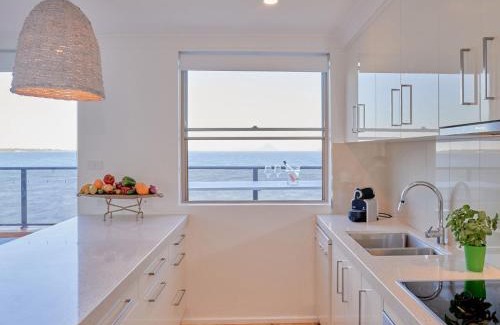 Soldiers Point Apartamento | Casuarinas 5 superb waterfront unit