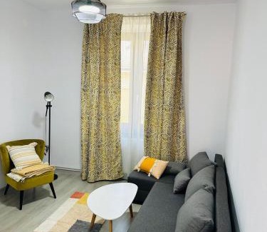 Oravita Casa | Casuta de pe Eminescu