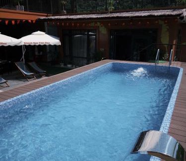 Cat Hai Hotel | Cat Ba Viet Hoa Hotel & Residence - Pool & Bar