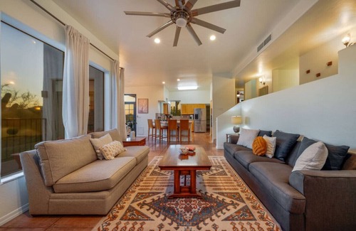 Catalina Foothills Estates Casa | Cat Foothills+Mountain Views / 3 BR 2 BA / Garage