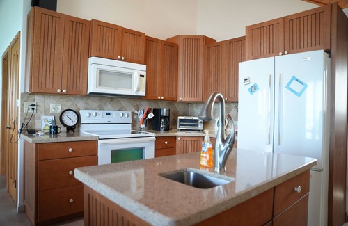 Port Howe Casa | Cat Island Paradise . Overlooking turquoise waters and sky, sunrise and sunset.