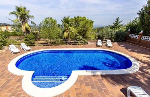 Santa Maria de l'Avall Villa | Catalunya Casas: Elegant Villa Siran in Corbera de Llobregat, 30 km to Barcelona