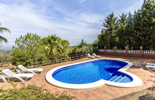 Santa Maria de l'Avall Villa | Catalunya Casas: Elegant Villa Siran in Corbera de Llobregat, 30 km to Barcelona