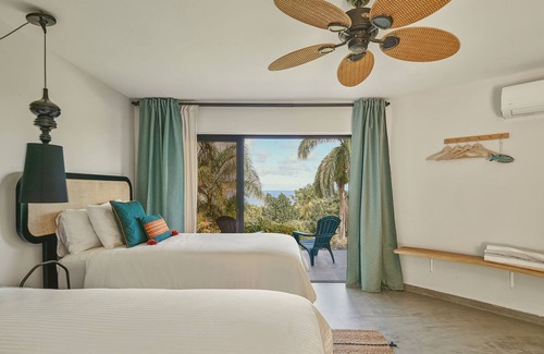 Cabrera Cabina | Catalina Tropical Lodge