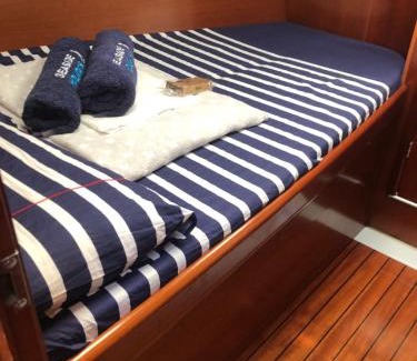 Centro de Ibiza Alquiler De Eote | Catamarán y Velero I Centro de Ibiza