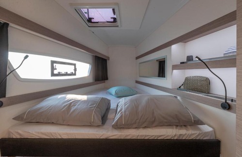 San Vincenzo Alquiler De Eote | catamarano isla 40