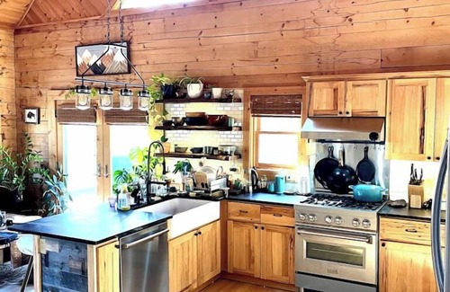 Old Fort Cabina | Catawba Falls Cabin! Renovated, Luxury, Outdoor Sauna/Shower, Starlink