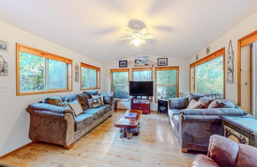 Brookings Casa | Catch a Wave, B-15