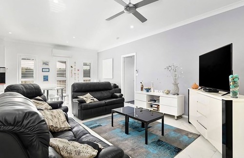 Tomakin Casa | Catch and Relax: 4 BR, 2 BA House in Tomakin, Sleeps 10