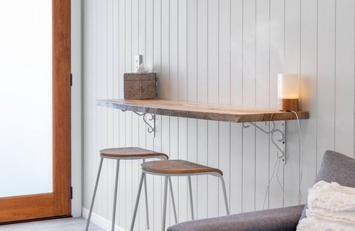 Currumbin Waters Villa | Catch the breeze Currumbin