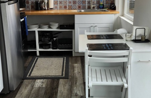 Hillsboro Casa | Come and explore the PNW! Quiet & comfy, 1GB web, near and central location.