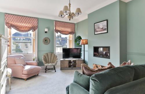 Upper Town Casa | Catharine Place