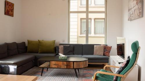 El Born Apartamento | Cathedral Charm on Via Lantana