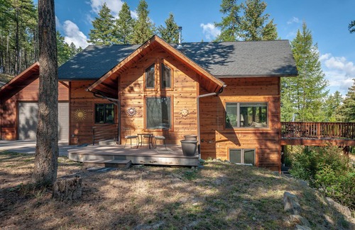 Lakeside Casa | Catedral en los pinos cerca del lago Flathead, 2800 pies cuadrados