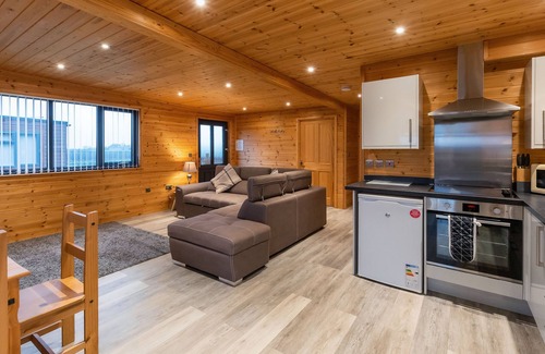 Ely Cabina | Cathedral View 1 - Luxury Lodge with Hot Tub