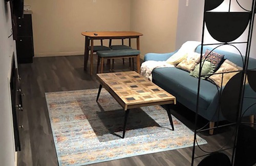 Regina Casa | Cathedral Village Basement Suite