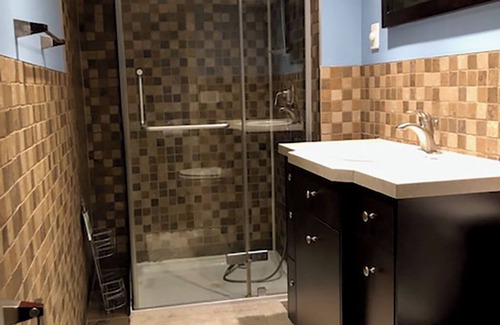 Regina Casa | Cathedral Village Basement Suite