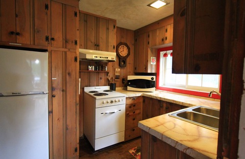 Colorado Springs Cabina | Esta asombrosa cabaña de rancho es ideal para al menos semi aventureros.