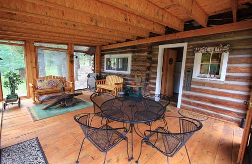 Colorado Springs Cabina | Esta asombrosa cabaña de rancho es ideal para al menos semi aventureros.