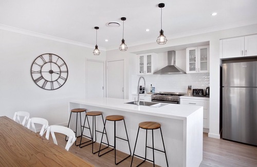 Catherine Hill Bay Casa | Catherine Hill Bay Hampton's Style home with Pool in Lake Macquarie