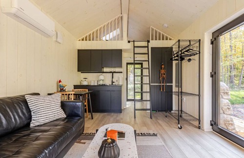 Jefferson Casa | Catskill Modern Tiny Escape Hot Tub Sauna Outdoor Theatre
