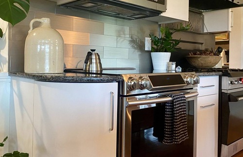 Freehold Apartamento | Catskill Mountain View-Private Deck-Golf/Skiing
